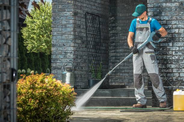 Best Pool Deck Cleaning  in Desert Edge, CA